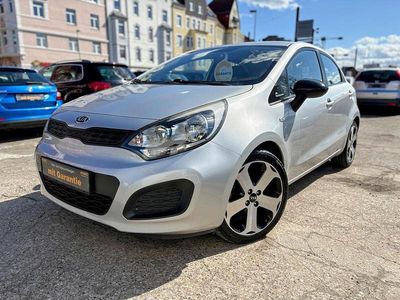 Second-hand Kia Rio Edition 7 86 CP (63 kW) 2012 Argintiu Berlinǎ