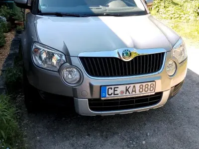 Używany Skoda Yeti 105 KM (77 kW) 2011 Srebrny SUV