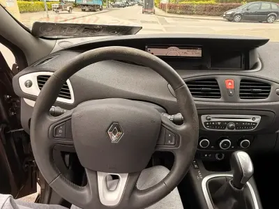 Gebraucht Renault Mégane III 120 PS (88 kW) 2010 Braun Limousine