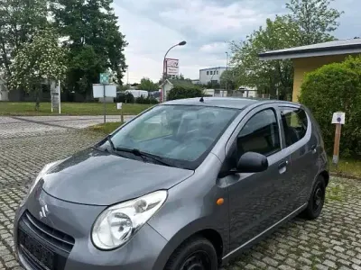Gebraucht Suzuki Alto 68 PS (50 kW) 2013 Silber Kleinwagen