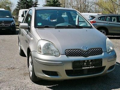 Usata Toyota Yaris Sol 65 CV (47 kW) 2004 Grigio Utilitaria