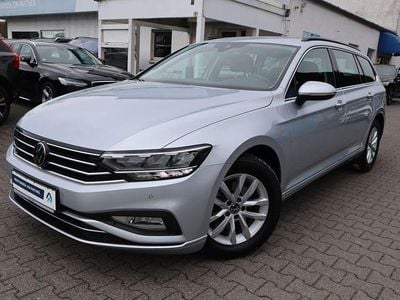 Gebraucht VW Passat Business 150 PS (110 kW) 2023 Scale silver metallic Kombi