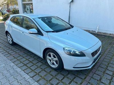Gebraucht Volvo V40 You! 150 PS (110 kW) 2015 Blau Limousine