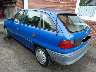 Gebraucht Opel Astra 71 PS (52 kW) 1995 Blau Limousine