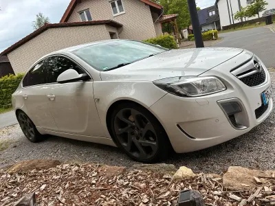 Gebraucht Opel Insignia OPC 325 PS (239 kW) 2011 Weiß Limousine