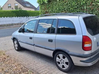 Gebraucht Opel Zafira 125 PS (91 kW) 2002 Silber Van / Kleinbus