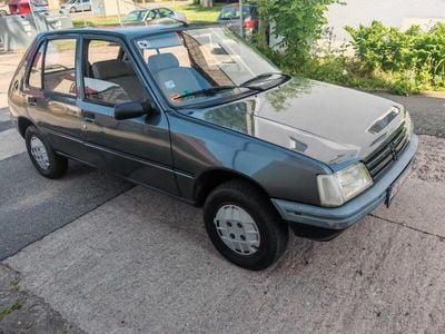 Grau Gebraucht 1991 Peugeot 205 Kleinwagen | 1.490 €