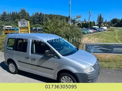 Gebraucht VW Caddy Team 80 PS (58 kW) 2010 Silber Van / Kleinbus