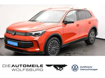 Gebraucht VW Tiguan Goal 150 PS (110 kW) 2025 Persimmon red metallic SUV