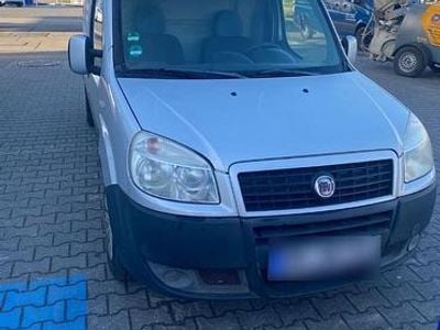Second-hand Fiat Doblò 100 CP (73 kW) 2008 Gri Monovolum