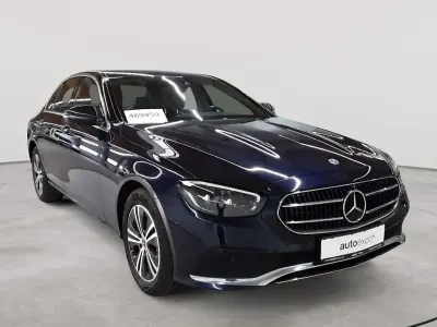 Gebraucht Mercedes E220 Exclusive 200 PS (147 kW) 2023 Nautikblau metallic Limousine