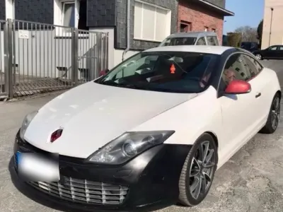 Gebraucht Renault Laguna Coupé 235 PS (172 kW) 2009 Weiß Coupé