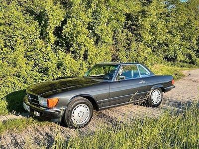 Schwarz Gebraucht 1986 Mercedes 560 Cabrio | 52.000 €