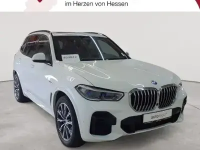 Gebraucht BMW X5 M Sport 394 PS (289 kW) 2022 Alpinweiß SUV
