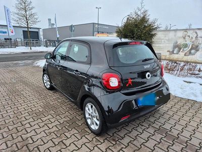 Gebraucht Smart ForFour 90 PS (66 kW) 2019 Schwarz Kleinwagen