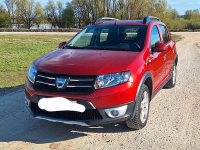 Gebraucht Dacia Sandero Stepway Ambiance 90 PS (66 kW) 2014 Rot Limousine