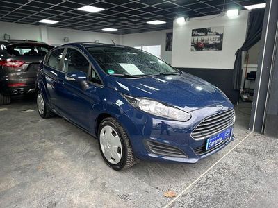 Gebraucht Ford Fiesta Trend 65 PS (47 kW) 2014 Blau Kleinwagen
