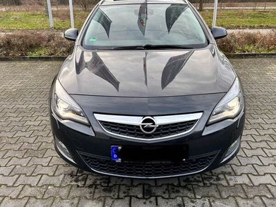 gebraucht Opel Astra 2012. 2.0 automatic