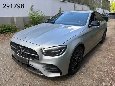 Second-hand Mercedes E300 AMG line 306 CP (225 kW) 2022 Argintiu Berlinǎ