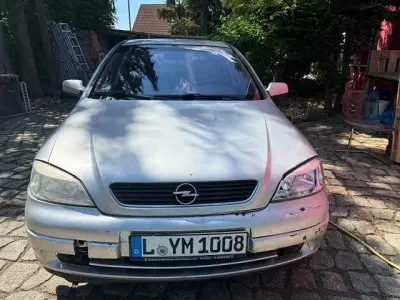 Gebraucht Opel Astra 101 PS (74 kW) 2004 Silber Limousine