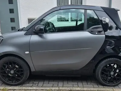Używany Smart ForTwo Electric Drive 60 kW (82 KM) 2018 Szary Kabriolet
