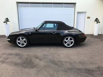 Schwarz metallic Gebraucht 1995 Porsche 993 Cabrio | 74.900 €
