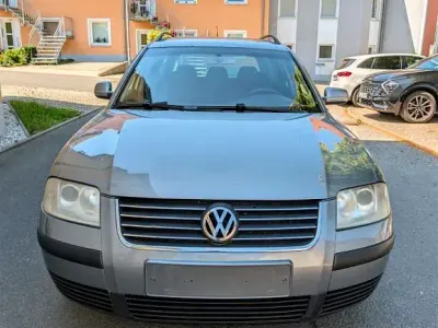 Gebraucht VW Passat 131 PS (96 kW) 2003 Silber Kombi