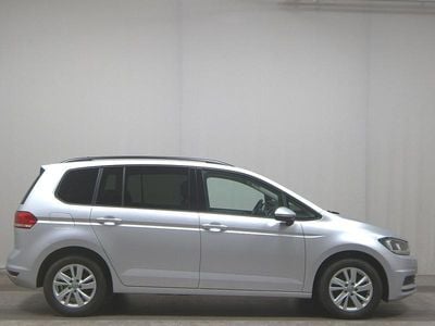 Silber Gebraucht 2020 VW Touran Comfortline Van / Kleinbus | 23.280 € (Superpreis)