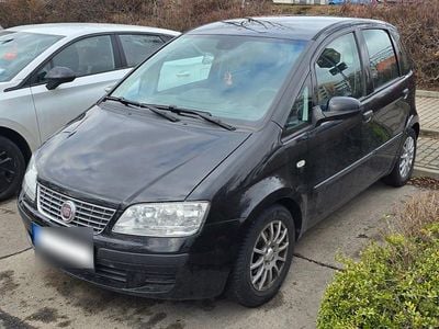 Usado Fiat Idea 70 HP (51 kW) 2012 Preto Monovolume