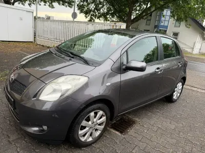 Gebraucht Toyota Yaris Cool 69 PS (50 kW) 2008 Grau Kleinwagen