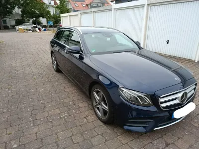 Gebraucht Mercedes E300 AMG line 306 PS (225 kW) 2019 Blau Kombi