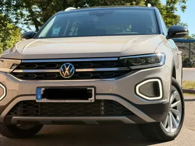 Gebraucht VW T-Roc Style 150 PS (110 kW) 2023 Grau SUV