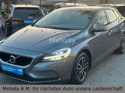 Begagnad Volvo V40 Momentum 122 HK (89 kW) 2018 Grå Sedan