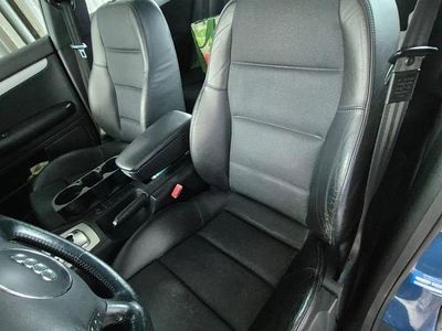 Blau Gebraucht 2002 Audi A4 Kombi | 2.220 € (Fairer Preis)