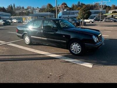 Mercedes E200