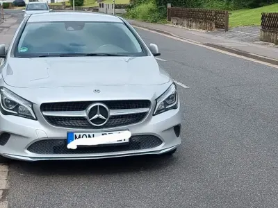 Gebraucht Mercedes CLA220 Shooting Brake 184 PS (135 kW) 2018 Silber Kombi