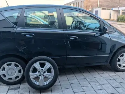 Gebraucht Mercedes A170 Avantgarde 116 PS (85 kW) 2009 Schwarz Limousine