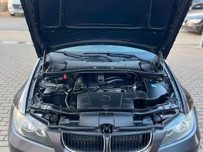 Second-hand BMW 320 150 CP (110 kW) 2005 Negru Berlinǎ