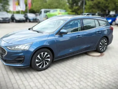 Gebraucht Ford Focus Titanium 125 PS (91 kW) 2022 Blau Kombi