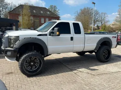 Brugt Ford V8 400 HK (294 kW) 2012 Hvid Pickup / Ladvogn