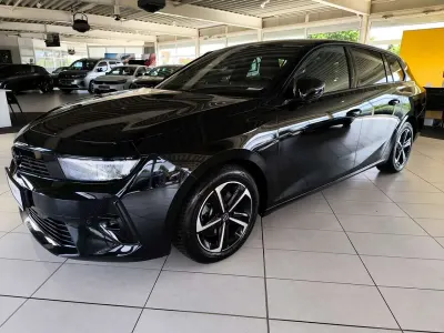 Gebraucht Opel Astra 131 PS (96 kW) 2024 Schwarz Kleinwagen