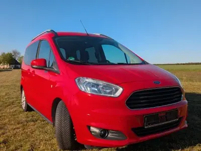 Occasion Ford Tourneo Courier Titanium 75 ch (55 kW) 2017 Rouge Monospace