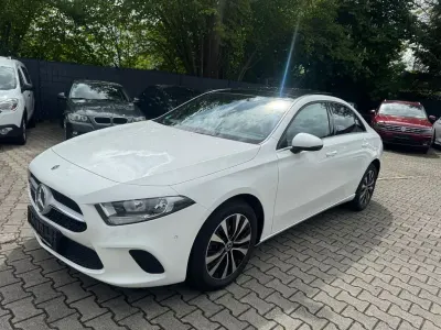 Gebraucht Mercedes A250 Business 160 PS (117 kW) 2022 Weiß Limousine