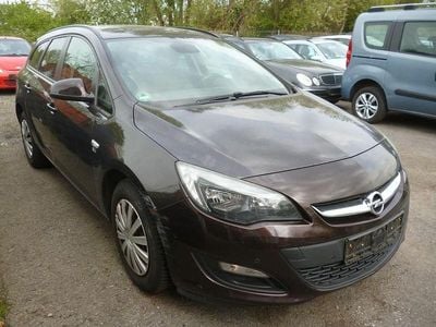 Usata Opel Astra 131 CV (96 kW) 2012 Marrone Station wagon