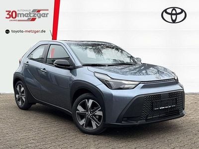 Neu Toyota Aygo X Active 116 PS (85 kW) 2026 Grau SUV