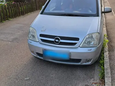 Gebraucht Opel Meriva Enjoy 87 PS (63 kW) 2004 Silber Van / Kleinbus
