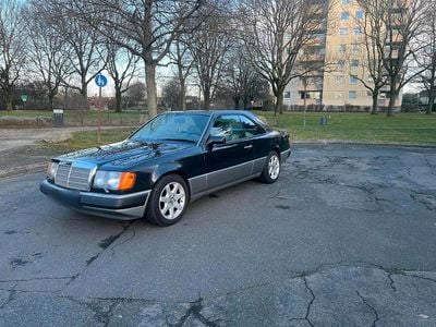 Second-hand Mercedes E300 180 CP (132 kW) 1988 Negru Coupe