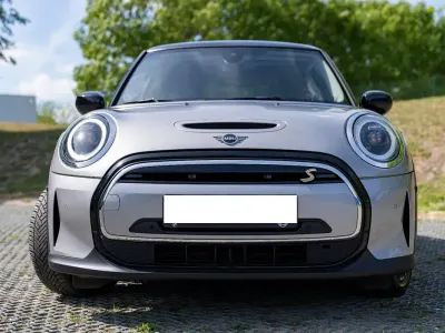 Usata Mini Cooper SE 136 kW (185 CV) 2023 Argento Utilitaria