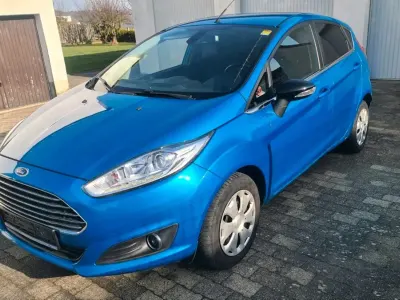 Gebraucht Ford Fiesta 80 PS (58 kW) 2015 Blau Kleinwagen