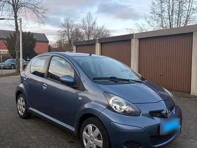 Gebraucht Toyota Aygo 68 PS (50 kW) 2009 Blau Kleinwagen